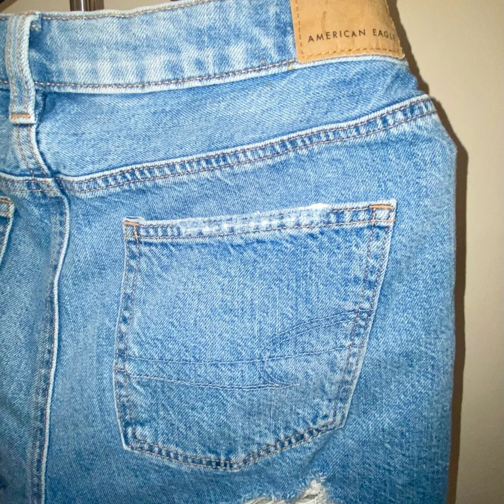 American Eagle Outfitters Light Blue Ripped Jean Shorts - Picture 4 of 4